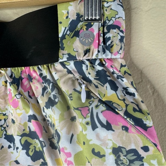 Senita Floral Prize Short - Picture 2 of 6